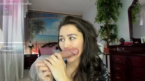 Snapshot of flower_nicole chatting on 02-11-25, 05:58 Nicole online show from 02-11-25, 05:58