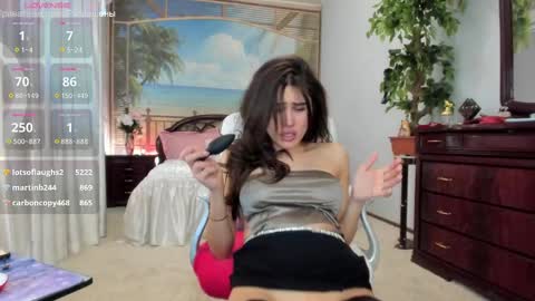 Snapshot of flower_nicole chatting on 02-11-25, 12:05 Nicole online show from 02-11-25, 12:05