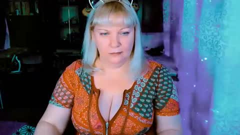 FlowerAhButterf online show from 12-14-25, 12:49