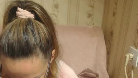 Snapshot of flowercandydoll chatting on 10-18-25, 09:10 say meow and send tip online show from 10-18-25, 09:10