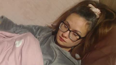 Snapshot of flowercandydoll chatting on 11-16-25, 01:11 say meow and send tip online show from 11-16-25, 01:11