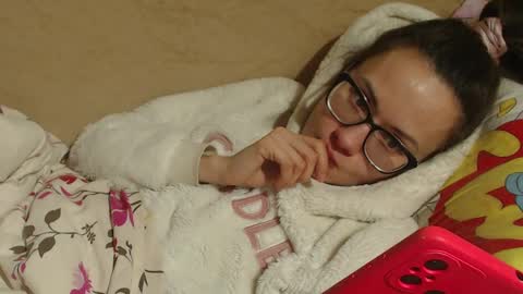 say meow and send tip  online show from 03-06-25, 09:09