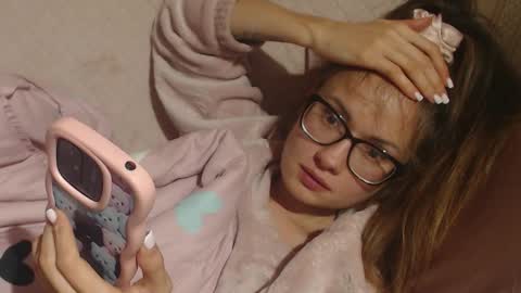 say meow and send tip  online show from 11-01-25, 06:32