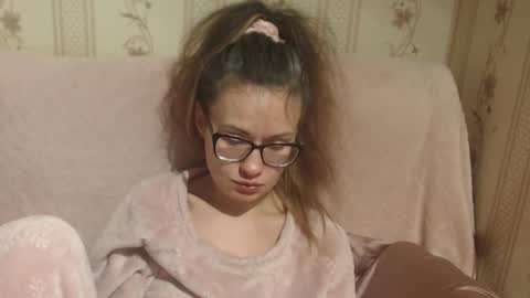 say meow and send tip  online show from 12-17-25, 12:33