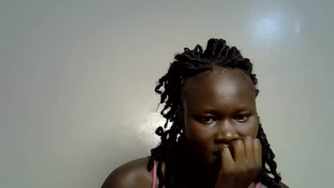 Snapshot of flowerdiva002 chatting on 11-19-25, 07:14 flowerdiva002 online show from 11-19-25, 07:14