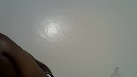 Snapshot of flowerdiva002 chatting on 11-21-25, 09:30 flowerdiva002 online show from 11-21-25, 09:30