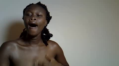 Snapshot of flowerdiva002 chatting on 11-23-25, 05:40 flowerdiva002 online show from 11-23-25, 05:40