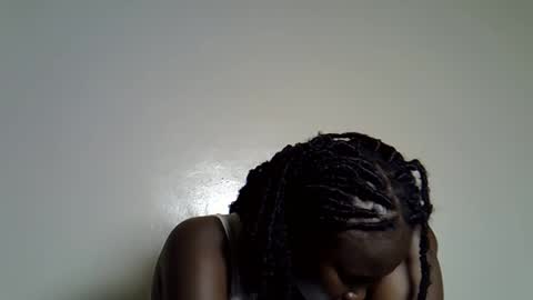 Snapshot of flowerdiva002 chatting on 11-25-25, 11:05 flowerdiva002 online show from 11-25-25, 11:05