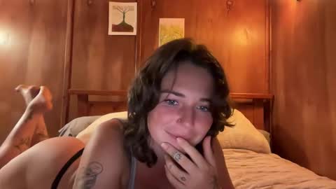 Flowergirl online show from 11-21-25, 04:22