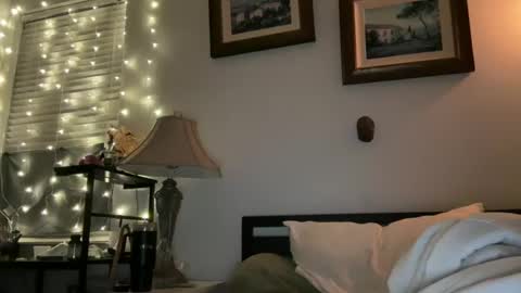 Snapshot of flowerlvr chatting on 02-12-25, 01:09 flowerlvr online show from 02-12-25, 01:09