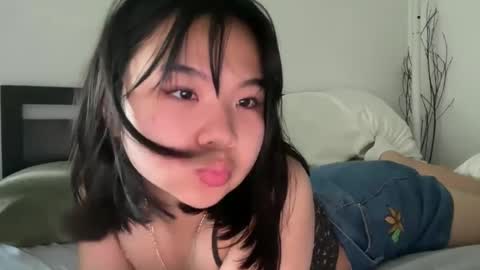 Snapshot of flowerlvr chatting on 03-09-25, 09:57 flowerlvr online show from 03-09-25, 09:57