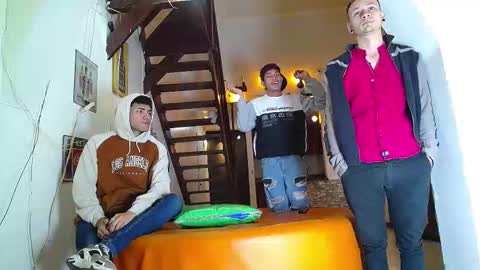 flyckers online show from 10-20-25, 08:20