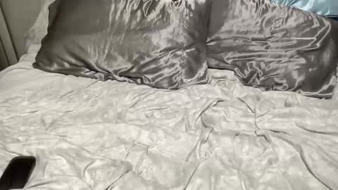 Snapshot of flyhigh40 chatting on 10-19-25, 02:01 Join me online and in Person Looking for company on camera. online show from 10-19-25, 02:01