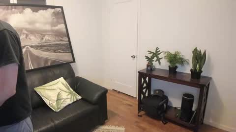 Snapshot of fngaymerguy chatting on 03-28-26, 04:56 bulge vpl online show from 03-28-26, 04:56