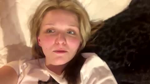 Snapshot of fngerlckingood chatting on 02-17-25, 01:04 fngerlckingood online show from 02-17-25, 01:04