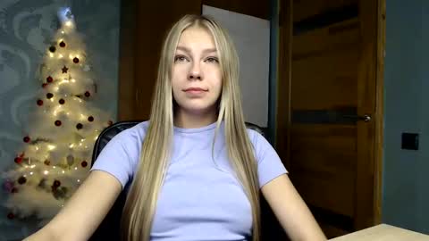 Molli  Ready for any play with you. Hottest show in pvt  Help a student earn big tokens  online show from 01-17-25, 12:31