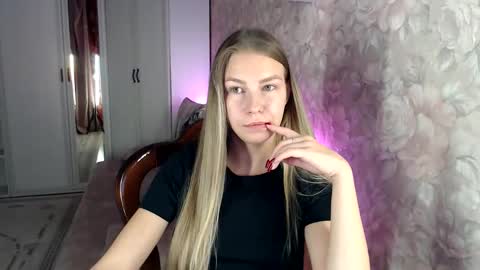 Snapshot of fofhcf chatting on 10-16-25, 02:18 Molli Ready for any play with you. Hottest show in pvt Help a student earn big tokens online show from 10-16-25, 02:18