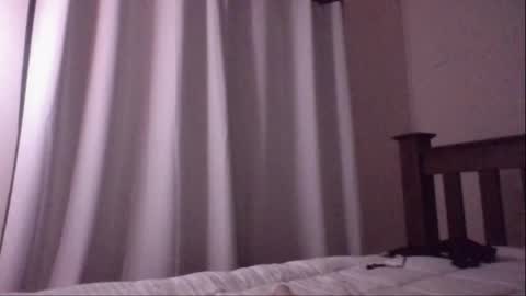 Snapshot of foliedeux chatting on 10-20-25, 03:01 foliedeux online show from 10-20-25, 03:01