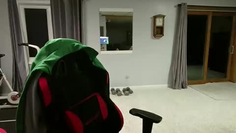 Snapshot of foodforcatfists chatting on 01-15-26, 04:17 foodforcatfists online show from 01-15-26, 04:17