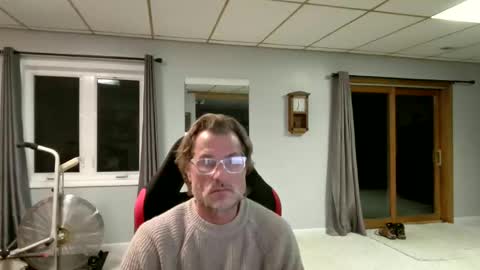 Snapshot of foodforcatfists chatting on 02-04-26, 05:35 foodforcatfists online show from 02-04-26, 05:35