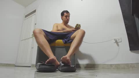 Snapshot of foot_master777 chatting on 02-05-25, 01:15 foot_master777 online show from 02-05-25, 01:15