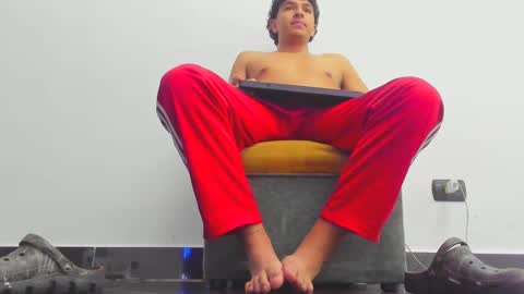 Snapshot of foot_master777 chatting on 03-04-25, 12:50 foot_master777 online show from 03-04-25, 12:50