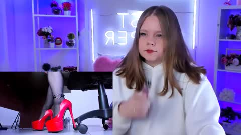 Molly online show from 02-10-25, 12:52