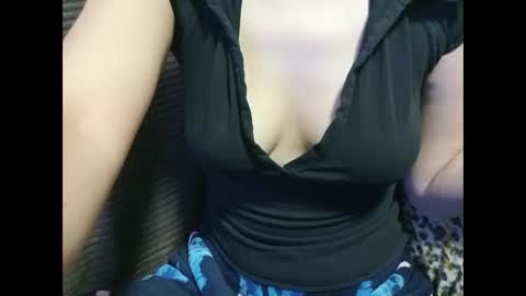 Snapshot of foreversweetx897751 chatting on 11-18-25, 08:46 Foreversweetx online show from 11-18-25, 08:46