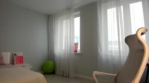 Kira online show from 09-16-25, 01:17