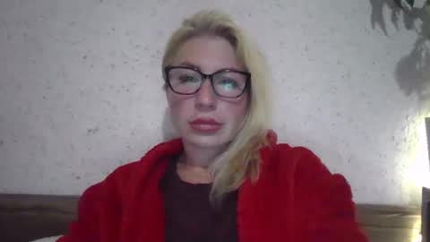 fox_red_lady7 online show from 10-05-25, 07:01
