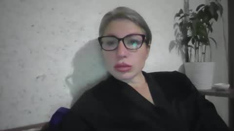 fox_red_lady7 online show from 11-13-25, 07:57