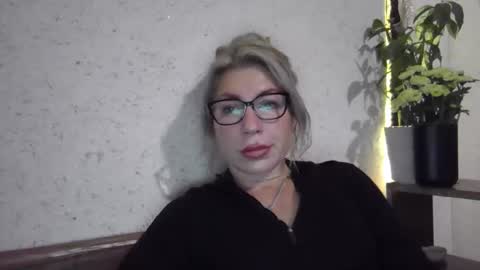 fox_red_lady7 online show from 11-27-25, 09:28