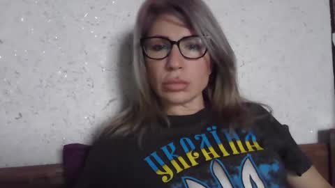 fox_red_lady7 online show from 02-15-26, 08:57