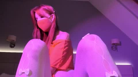 Hello world Feel free to follow  online show from 10-14-25, 04:30