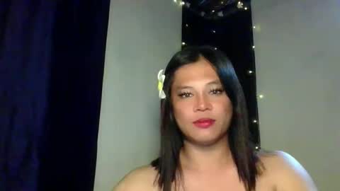 Snapshot of foxli_xx chatting on 11-21-25, 12:04 KITTY online show from 11-21-25, 12:04