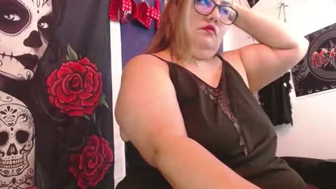 Snapshot of foxxbell chatting on 10-29-25, 01:08 foxxbell online show from 10-29-25, 01:08