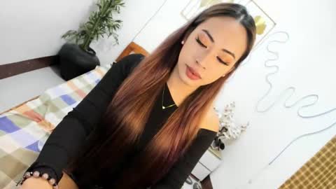 Snapshot of foxxxy_bunny18 chatting on 10-25-25, 02:08 Rianne online show from 10-25-25, 02:08