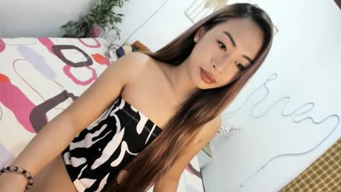 Snapshot of foxxxy_bunny18 chatting on 11-04-25, 03:49 Rianne online show from 11-04-25, 03:49