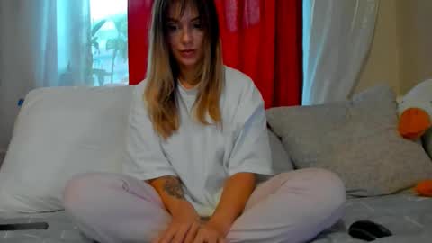 Snapshot of foxy_blond chatting on 10-15-25, 12:22 Foxy online show from 10-15-25, 12:22