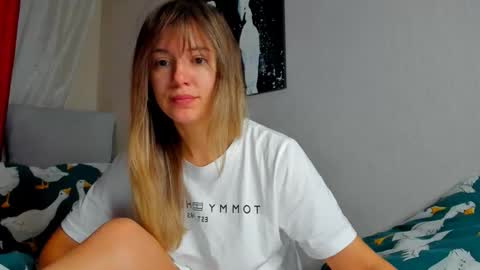 Snapshot of foxy_blond chatting on 11-03-25, 12:13 Foxy online show from 11-03-25, 12:13