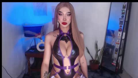 Snapshot of foxy_goddess chatting on 10-21-25, 01:39 foxy_goddess online show from 10-21-25, 01:39