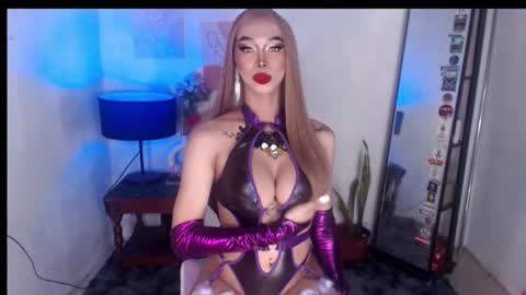 Snapshot of foxy_goddess chatting on 10-30-25, 01:51 foxy_goddess online show from 10-30-25, 01:51