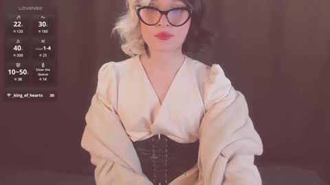 Snapshot of foxy_jpg chatting on 02-28-25, 09:33 Sue online show from 02-28-25, 09:33