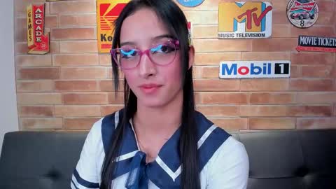 Loren online show from 11-11-25, 06:19