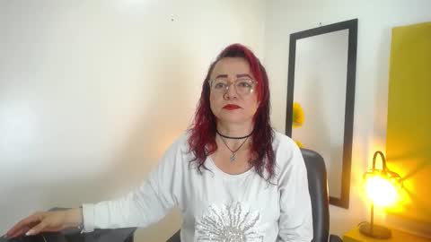 Foxy miilf online show from 09-28-25, 01:49