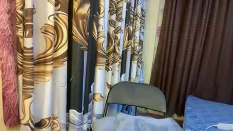 foxy_shantal online show from 11-19-25, 06:41