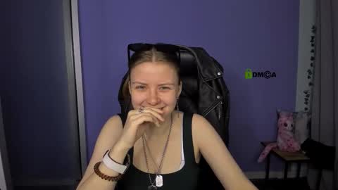 Snapshot of foxy_tease_ chatting on 09-30-25, 07:30 foxy_tease_ online show from 09-30-25, 07:30