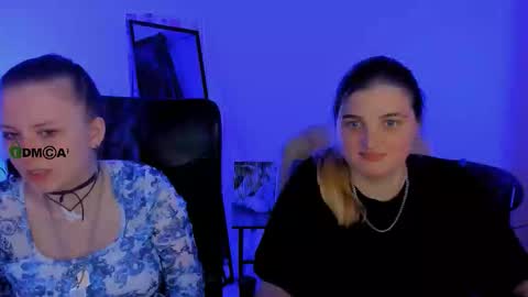 Snapshot of foxy_tease_ chatting on 10-10-25, 07:35 foxy_tease_ online show from 10-10-25, 07:35