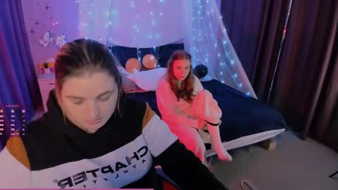 Snapshot of foxy_tease_ chatting on 11-02-25, 08:00 foxy_tease_ online show from 11-02-25, 08:00