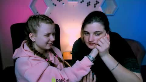 Snapshot of foxy_tease_ chatting on 11-22-25, 08:52 foxy_tease_ online show from 11-22-25, 08:52